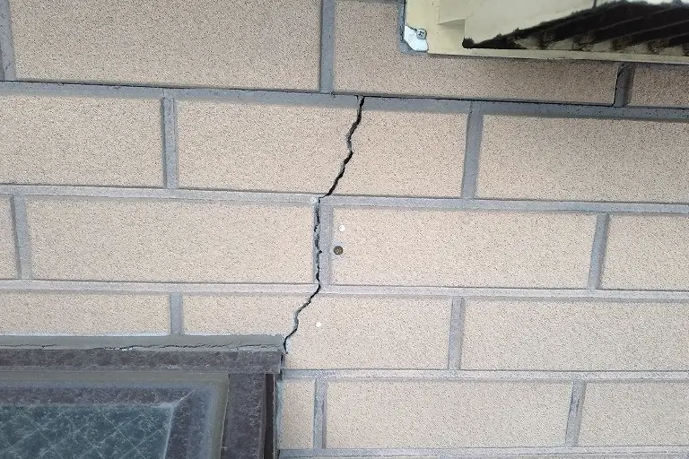 ひび割れ